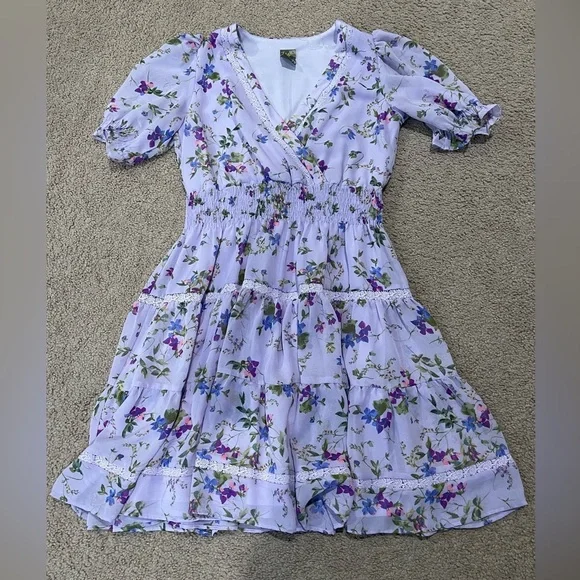 TAYLOR Baby Doll Boho Puff Sleeves Lavender Floral Midi Dress size 8 - Picture 2 of 9